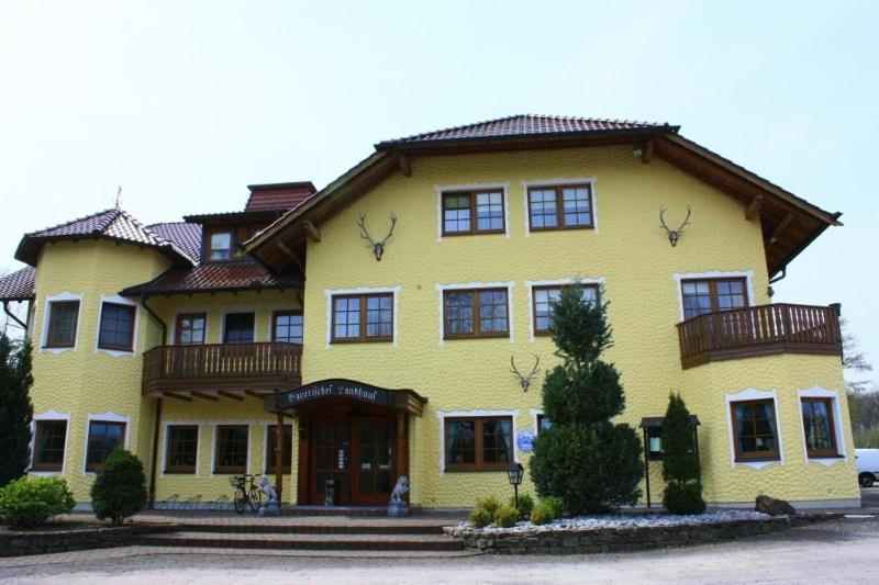 Bayerisches Landhaus Hotel Bielefeld Exterior photo